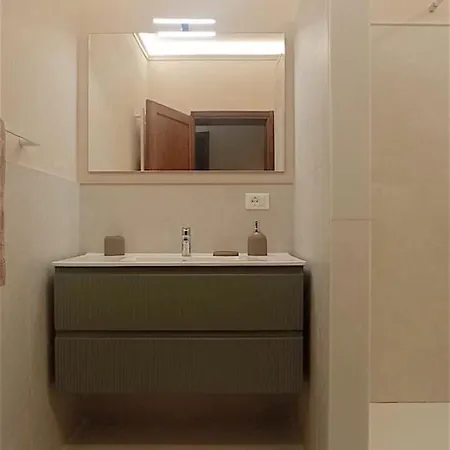 アパート La Solaria カルミニャーノ